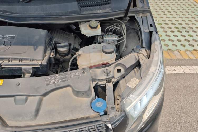 Used Mercedes-Benz V-Class 2021 V 260 L Long-wheelbase Luxury Edition Engine Bay Left