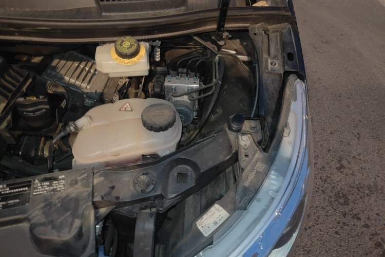 Used Mercedes-Benz V-Class 2021 V 260 Prestige Edition Engine Bay Left