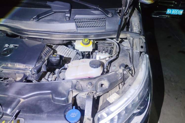 Used Mercedes-Benz V-Class 2021 V 260 L Long-wheelbase Luxury Edition Engine Bay Left