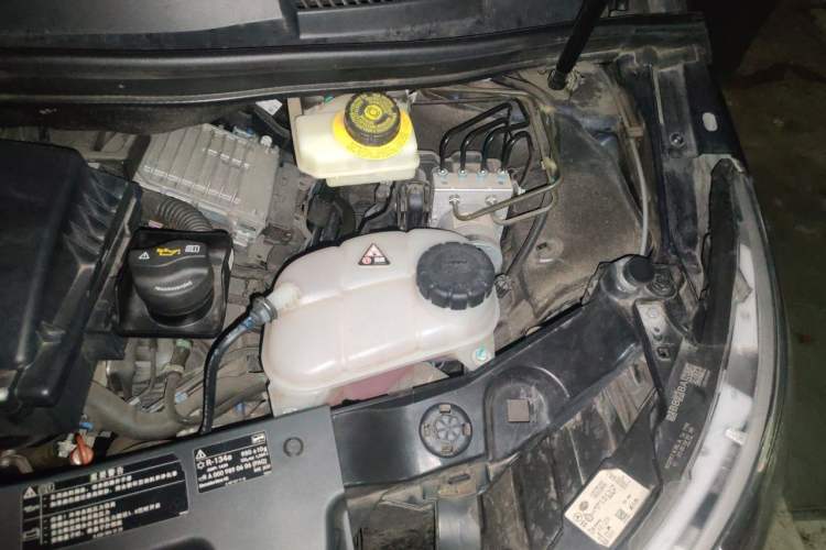 Used Mercedes-Benz V-Class 2021 V 260 Avantgarde Edition Engine Bay Left