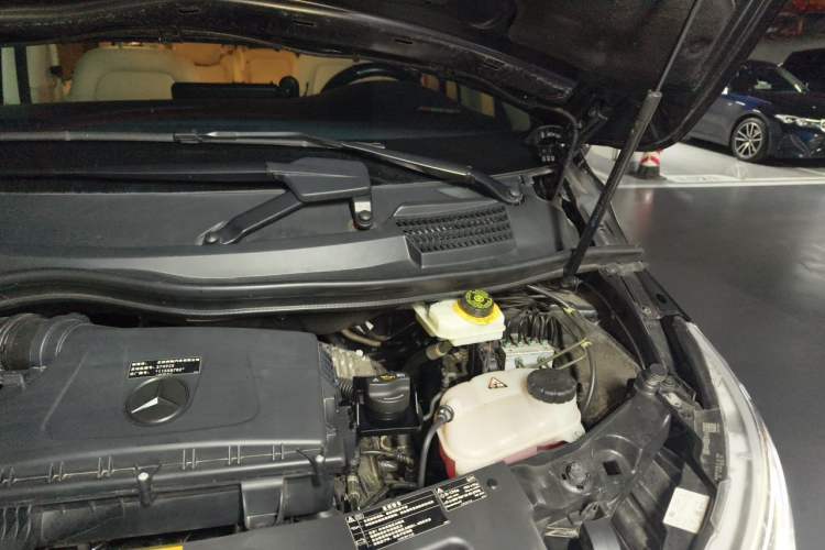 Used Mercedes-Benz V-Class 2021 V 260 Prestige Edition Engine Bay Left