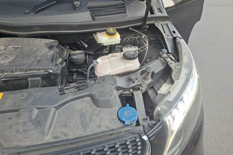 Used Mercedes-Benz V-Class 2021 V 260 L Long-wheelbase Luxury Edition Engine Bay Left