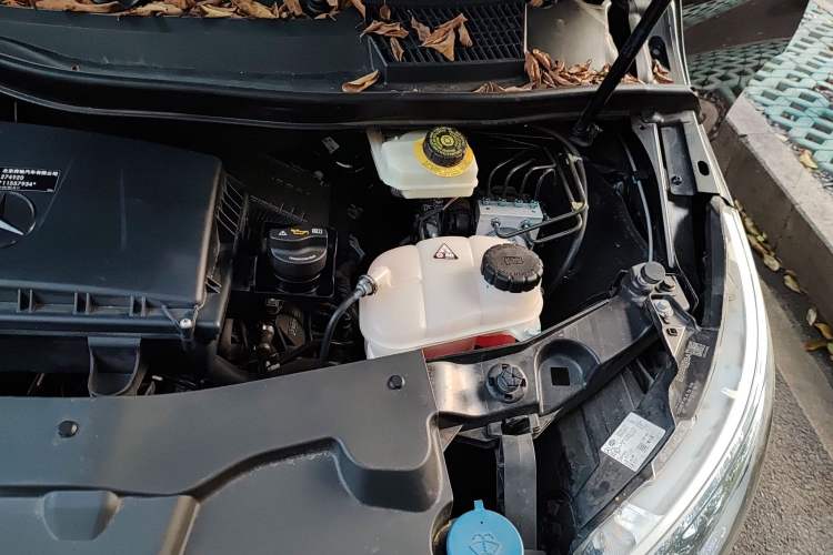Used Mercedes-Benz V-Class 2021 V 260 Prestige Edition Engine Bay Left