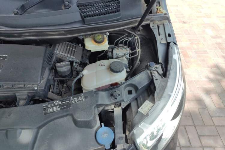 Used Mercedes-Benz V-Class 2021 V 260 Avantgarde Edition Engine Bay Left