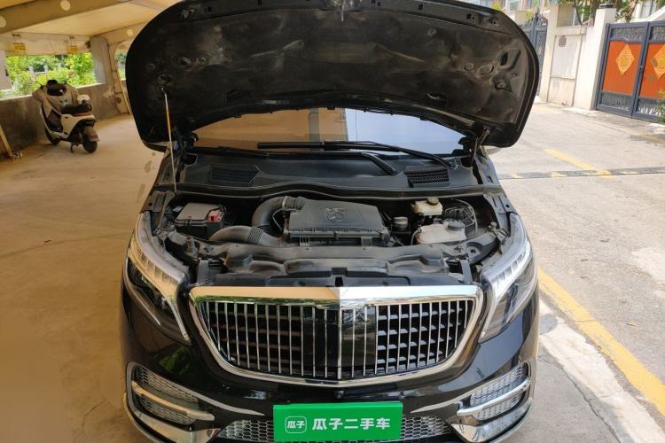 Used Mercedes-Benz V-Class 2021 V 260 Avantgarde Edition Engine Bay