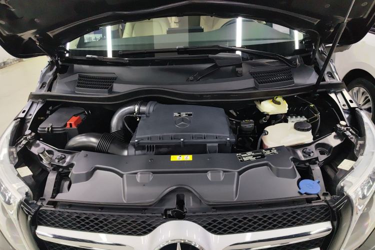 Used Mercedes-Benz V-Class 2021 V 260 Prestige Edition Engine Bay