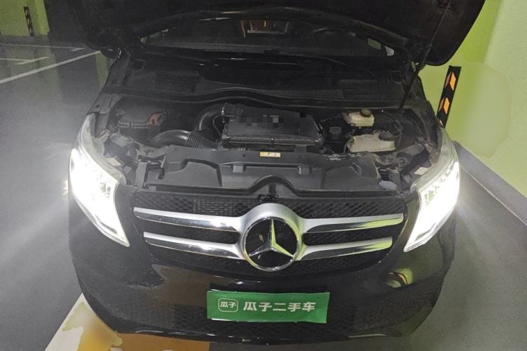Used Mercedes-Benz V-Class 2021 V 260 Avantgarde Edition Engine Bay