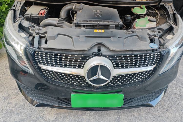Used Mercedes-Benz V-Class 2021 V 260 Avantgarde Edition Engine Bay