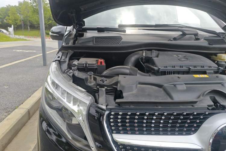 Used Mercedes-Benz V-Class 2021 V 260 L Long-wheelbase Luxury Edition Engine Bay Right