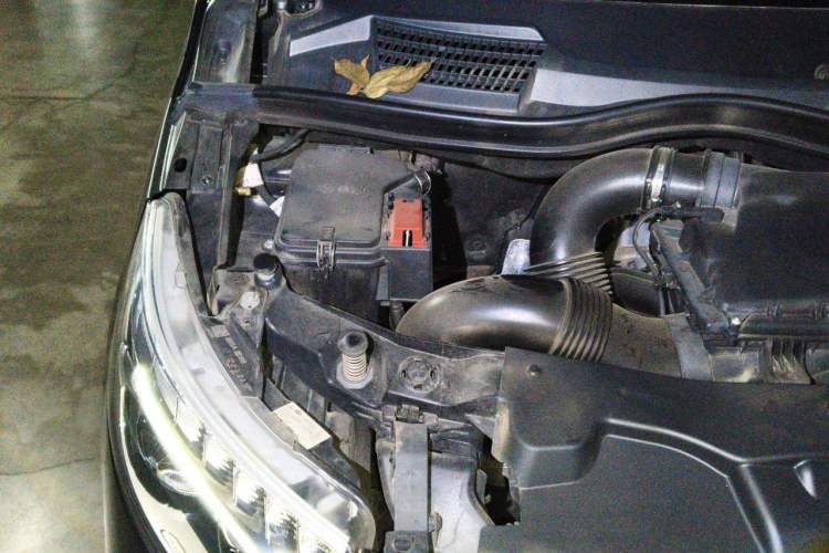 Used Mercedes-Benz V-Class 2021 V 260 Avantgarde Edition Engine Bay Right