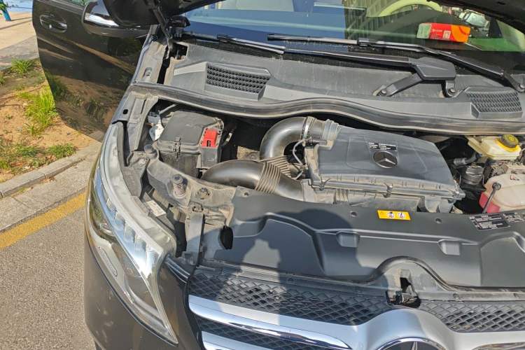 Used Mercedes-Benz V-Class 2021 V 260 Avantgarde Edition Engine Bay Right
