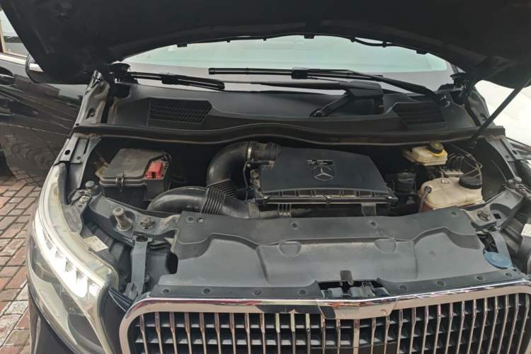 Used Mercedes-Benz V-Class 2021 V 260 Avantgarde Edition Engine Bay Right