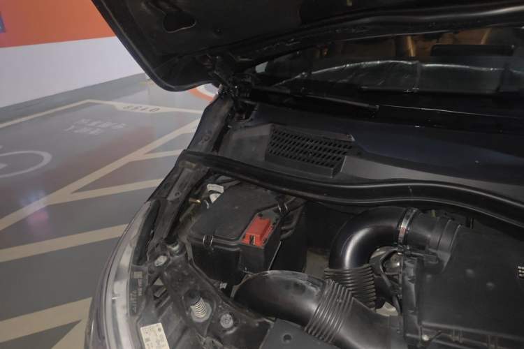 Used Mercedes-Benz V-Class 2021 V 260 L Long-wheelbase Luxury Edition Engine Bay Right