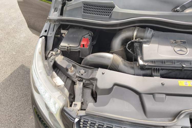 Used Mercedes-Benz V-Class 2021 V 260 L Long-wheelbase Luxury Edition Engine Bay Right
