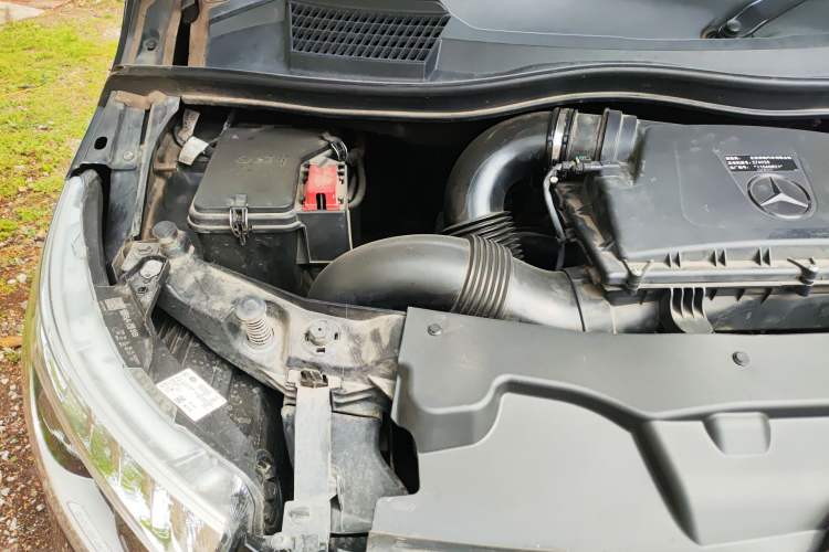 Used Mercedes-Benz V-Class 2021 V 260 Avantgarde Edition Engine Bay Right