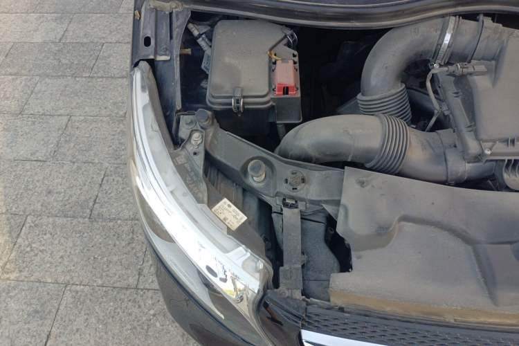 Used Mercedes-Benz V-Class 2021 V 260 Avantgarde Edition Engine Bay Right