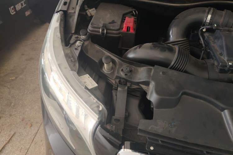 Used Mercedes-Benz V-Class 2021 V 260 L Long Wheelbase Prestige Edition Engine Bay Right