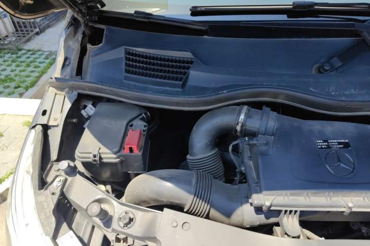 Used Mercedes-Benz V-Class 2021 V 260 Avantgarde Edition Engine Bay Right