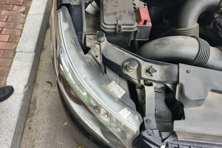 Used Mercedes-Benz V-Class 2021 V 260 L Long-wheelbase Luxury Edition Engine Bay Right