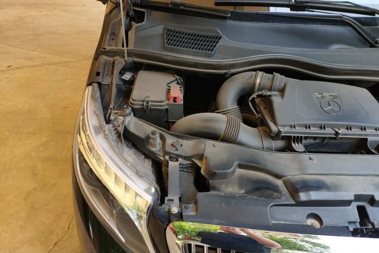 Used Mercedes-Benz V-Class 2021 V 260 Avantgarde Edition Engine Bay Right