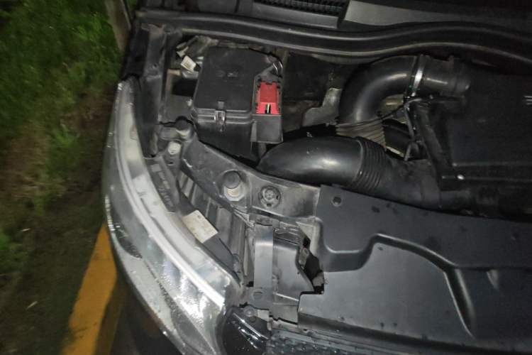 Used Mercedes-Benz V-Class 2021 V 260 Avantgarde Edition Engine Bay Right
