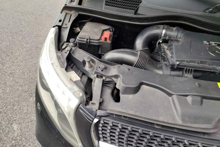 Used Mercedes-Benz V-Class 2021 V 260 L Long-wheelbase Luxury Edition Engine Bay Right