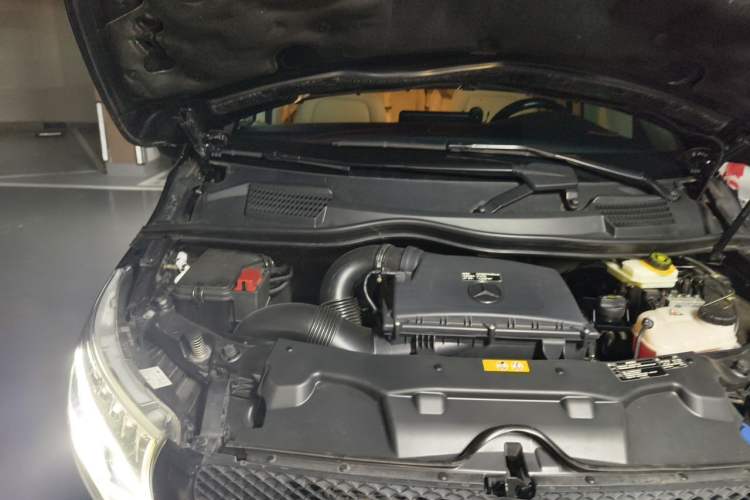 Used Mercedes-Benz V-Class 2021 V 260 Prestige Edition Engine Bay Right