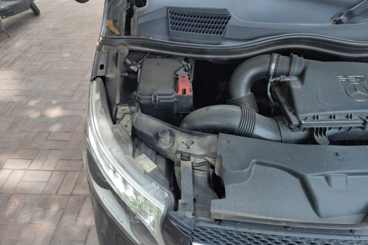 Used Mercedes-Benz V-Class 2021 V 260 Avantgarde Edition Engine Bay Right
