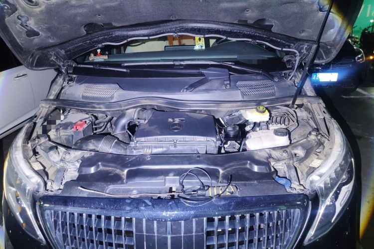 Used Mercedes-Benz V-Class 2021 V 260 L Long-wheelbase Luxury Edition Engine Bay