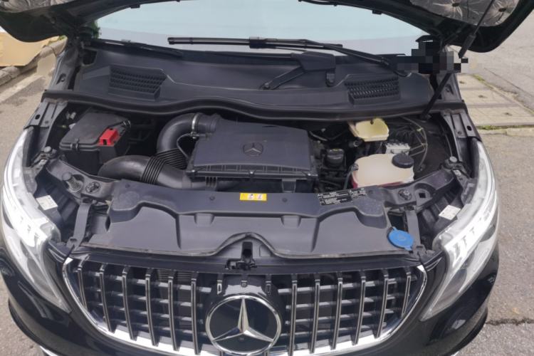 Used Mercedes-Benz V-Class 2021 V 260 Avantgarde Edition Engine Bay
