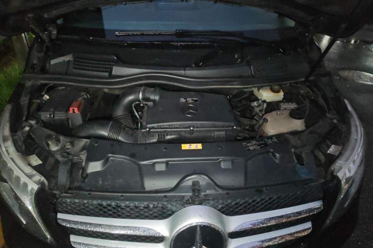 Used Mercedes-Benz V-Class 2021 V 260 Avantgarde Edition Engine Bay