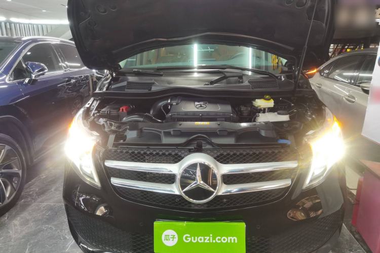 Used Mercedes-Benz V-Class 2021 V 260 Avantgarde Edition Engine Bay