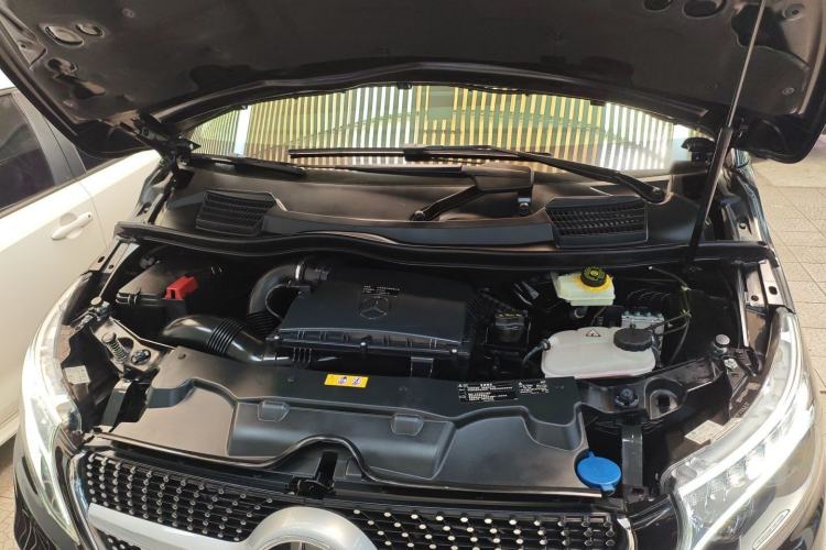 Used Mercedes-Benz V-Class 2021 V 260 L Long-wheelbase Luxury Edition Engine Bay