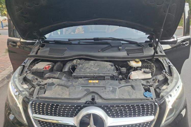 Used Mercedes-Benz V-Class 2021 V 260 L Long-wheelbase Luxury Edition Engine Bay