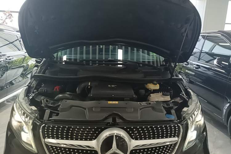 Used Mercedes-Benz V-Class 2021 V 260 L Long-wheelbase Luxury Edition Engine Bay