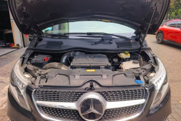 Used Mercedes-Benz V-Class 2021 V 260 L Long-wheelbase Luxury Edition Engine Bay