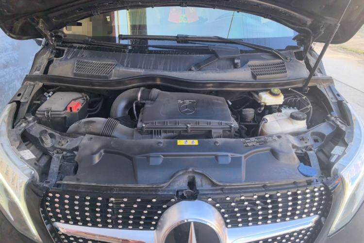 Used Mercedes-Benz V-Class 2021 V 260 Avantgarde Edition Engine Bay