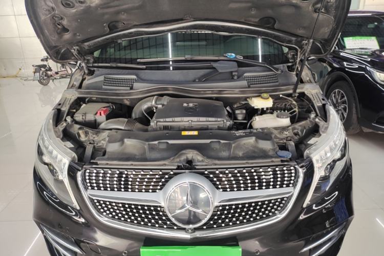 Used Mercedes-Benz V-Class 2021 V 260 L Long-wheelbase Luxury Edition Engine Bay
