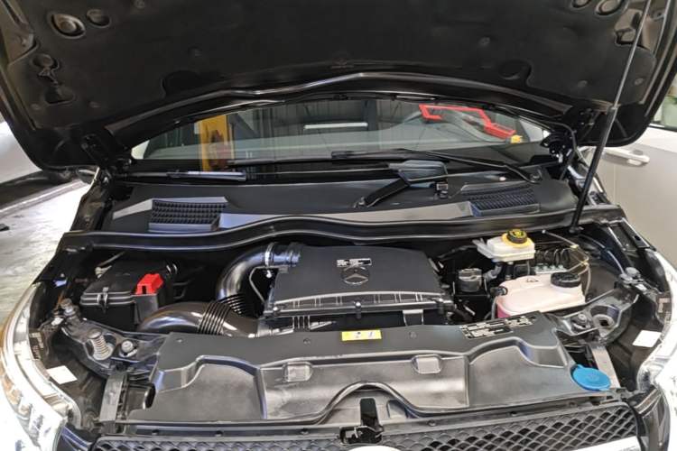 Used Mercedes-Benz V-Class 2021 V 260 Prestige Edition Engine Bay