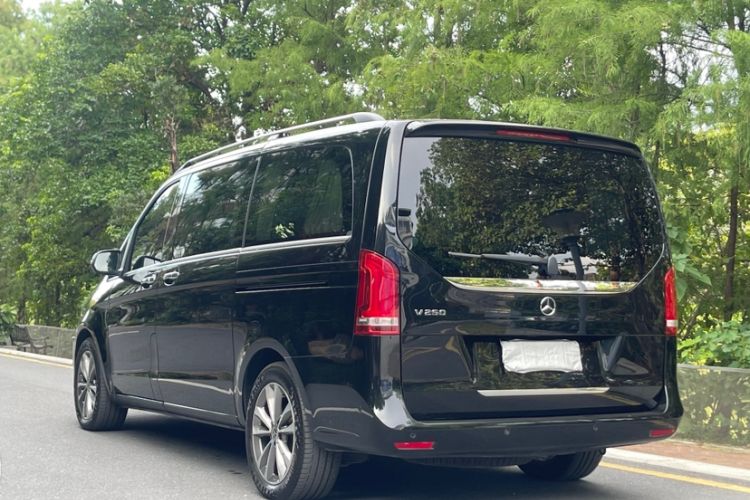 Used Mercedes-Benz V-Class 2021 V 260 Avantgarde Edition Exterior 1