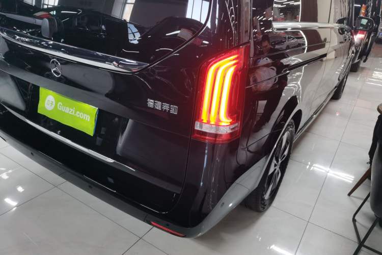 Used Mercedes-Benz V-Class 2021 V 260 L Long Wheelbase Prestige Edition Exterior 2