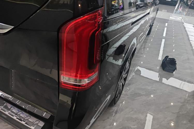 Used Mercedes-Benz V-Class 2021 V 260 L Long-wheelbase Luxury Edition Exterior 3