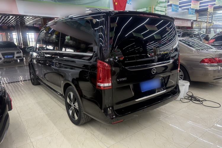 Used Mercedes-Benz V-Class 2021 V 260 Prestige Edition Exterior 3