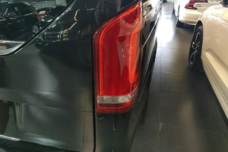 Used Mercedes-Benz V-Class 2021 V 260 L Long Wheelbase Prestige Edition Exterior 3