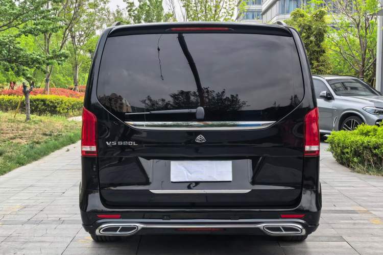 Used Mercedes-Benz V-Class 2021 V 260 Avantgarde Edition Exterior 3