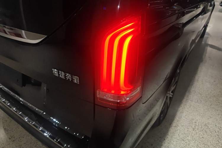 Used Mercedes-Benz V-Class 2021 V 260 L Long-wheelbase Luxury Edition Exterior 3