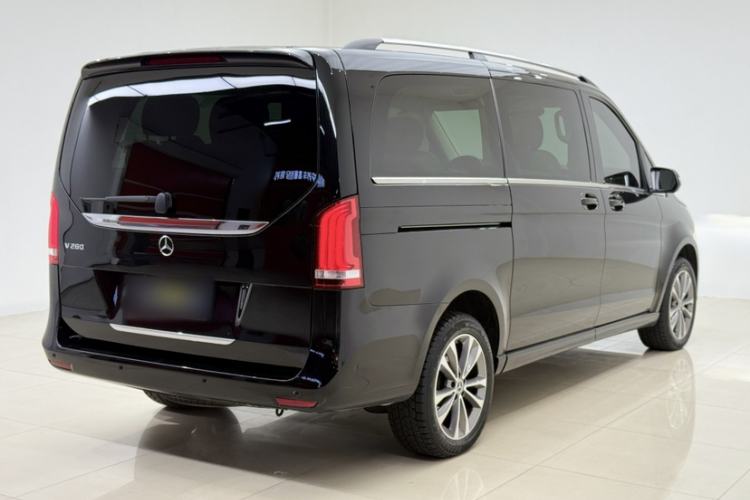 Used Mercedes-Benz V-Class 2021 V 260 Avantgarde Edition Exterior 6