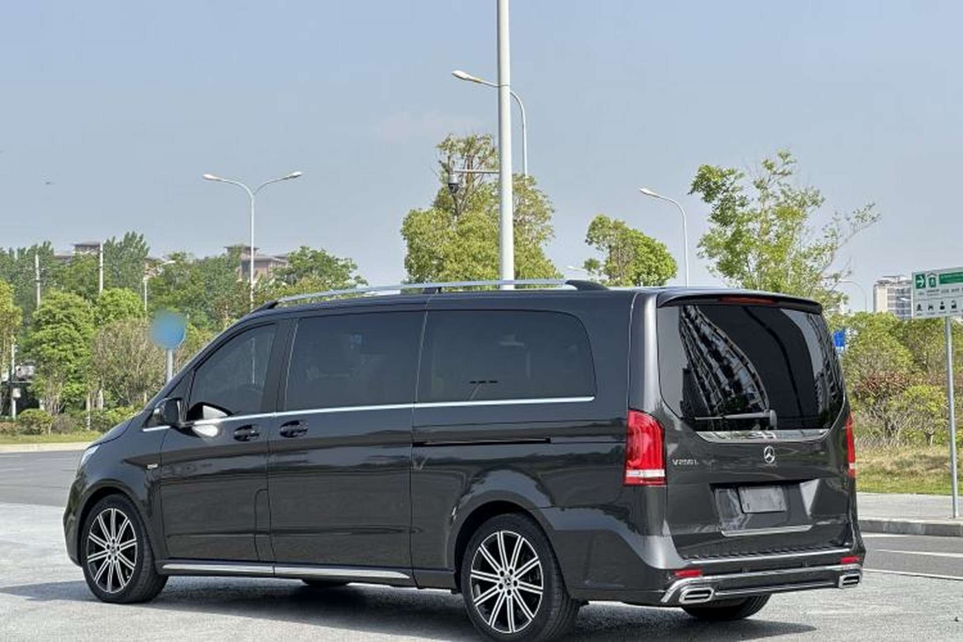 Used Mercedes-Benz V-Class 2021 V 260 L Long-wheelbase Luxury Edition Exterior 6