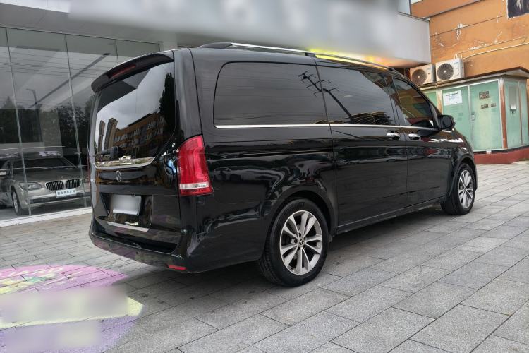Used Mercedes-Benz V-Class 2021 V 260 Avantgarde Edition Exterior 6