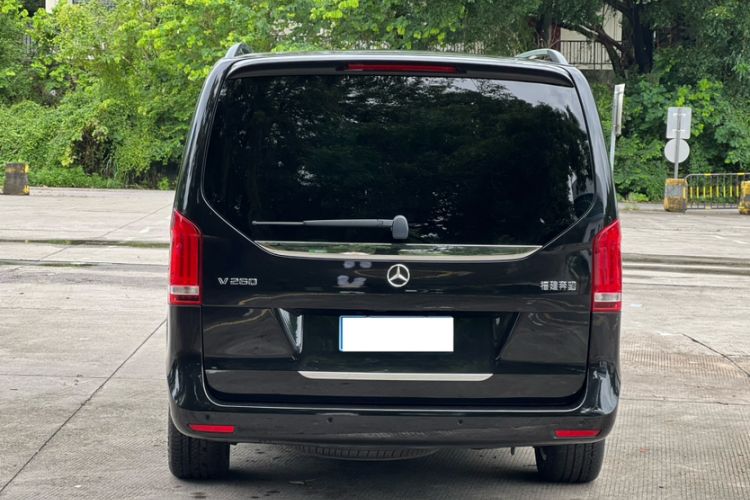 Used Mercedes-Benz V-Class 2021 V 260 Prestige Edition Exterior 7
